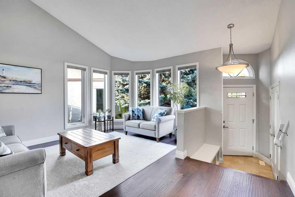 229 Wood Valley Place Southwest, Calgary – Residential Detached Listing Photo 5