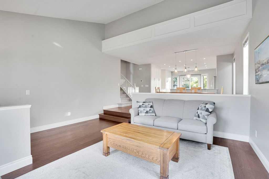 229 Wood Valley Place Southwest, Calgary – Residential Detached Listing Photo 6