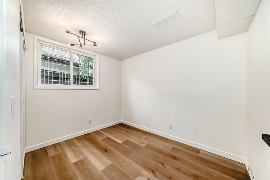 15a Arlington Bay Southeast, Calgary – Residential Semi Detached Listing Photo 11