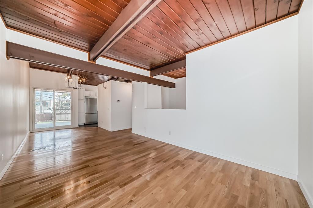 15a Arlington Bay Southeast, Calgary – Residential Semi Detached Listing Photo 2