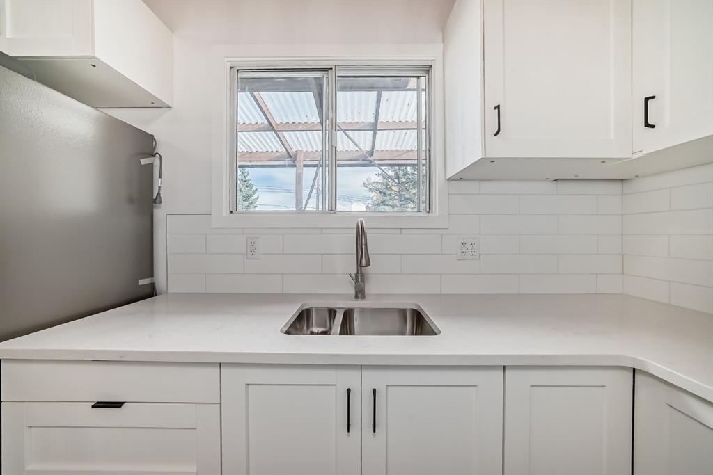 15a Arlington Bay Southeast, Calgary – Residential Semi Detached Listing Photo 4