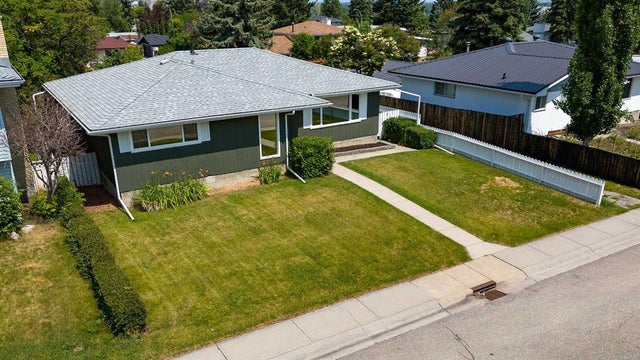 1004 Cantabrian Drive Sw, Calgary