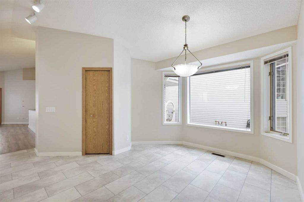 57 Citadel Gardens Northwest, Calgary – Residential Detached Listing Photo 7