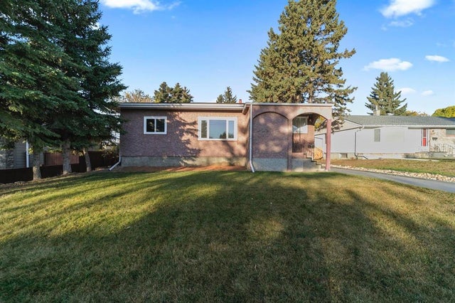 4828 53a Street, Camrose