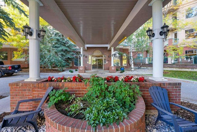 215, 200 Lincoln Way Sw, Calgary