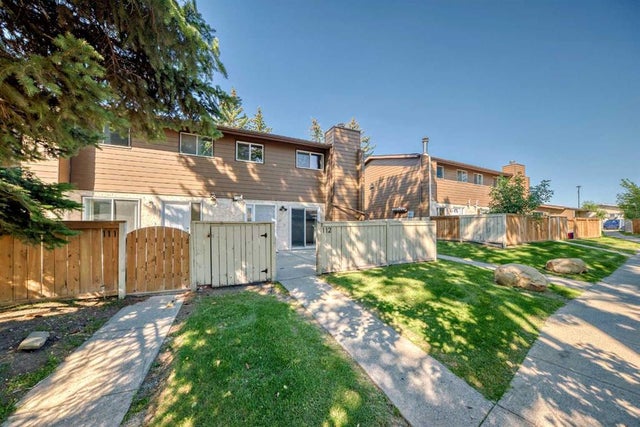 112, 5404 10 Avenue Se, Calgary