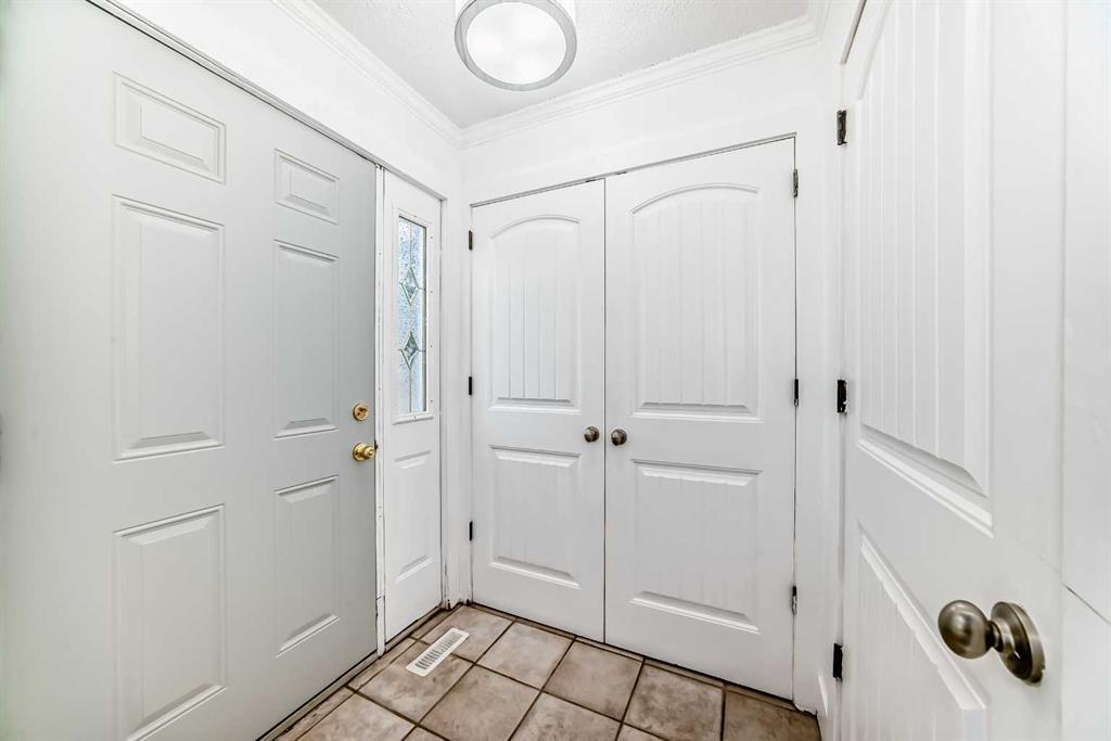 112, 5404 10 Avenue Southeast, Calgary – Residential Row/Townhouse Listing Photo 2