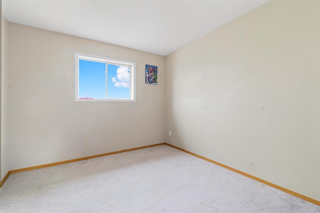 141 Saratoga Close Northeast, Calgary – Residential Detached Listing Photo 8