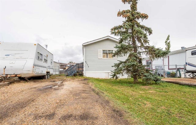 9712 109 Avenue, Clairmont