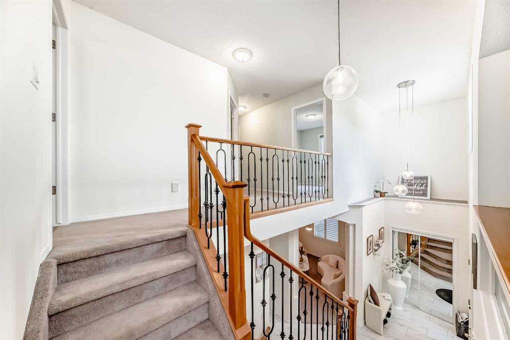 82 Mt Gibraltar Heights Southeast, Calgary – Residential Detached Listing Photo 29