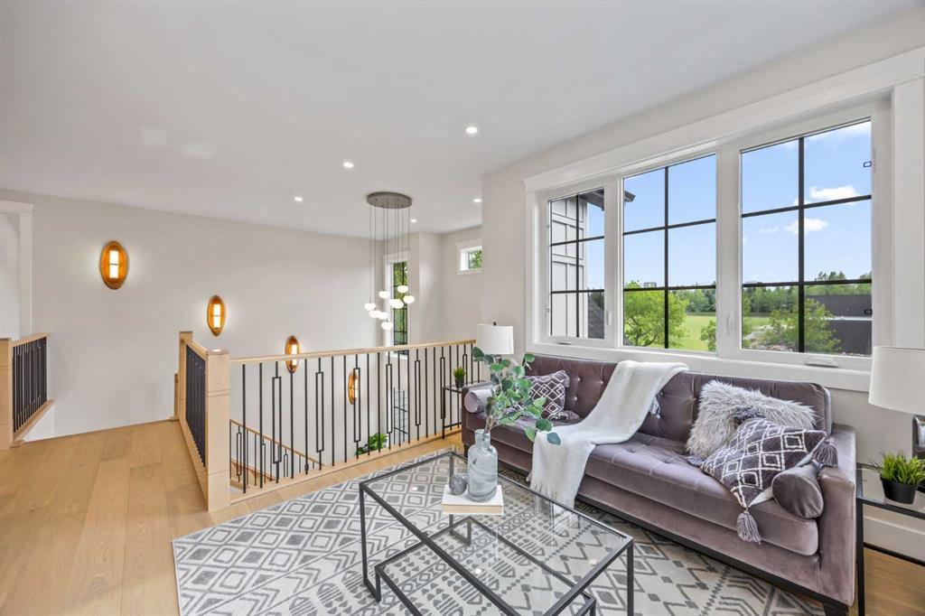 12 Vardana Place Northwest, Calgary – Residential Detached Listing Photo 18