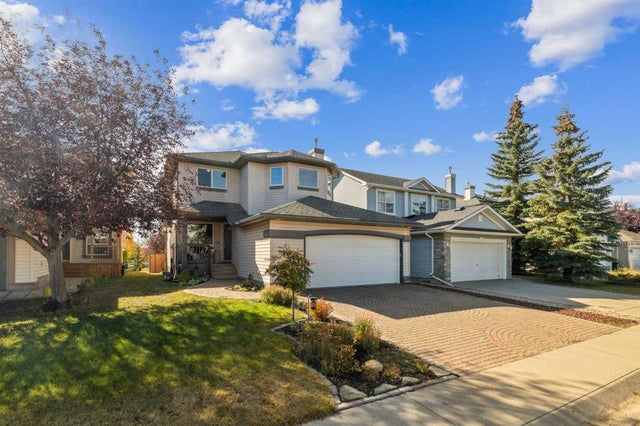 69 Rocky Ridge Heath Nw, Calgary
