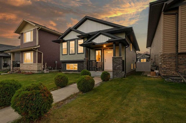 327 Lancaster Drive, Red Deer
