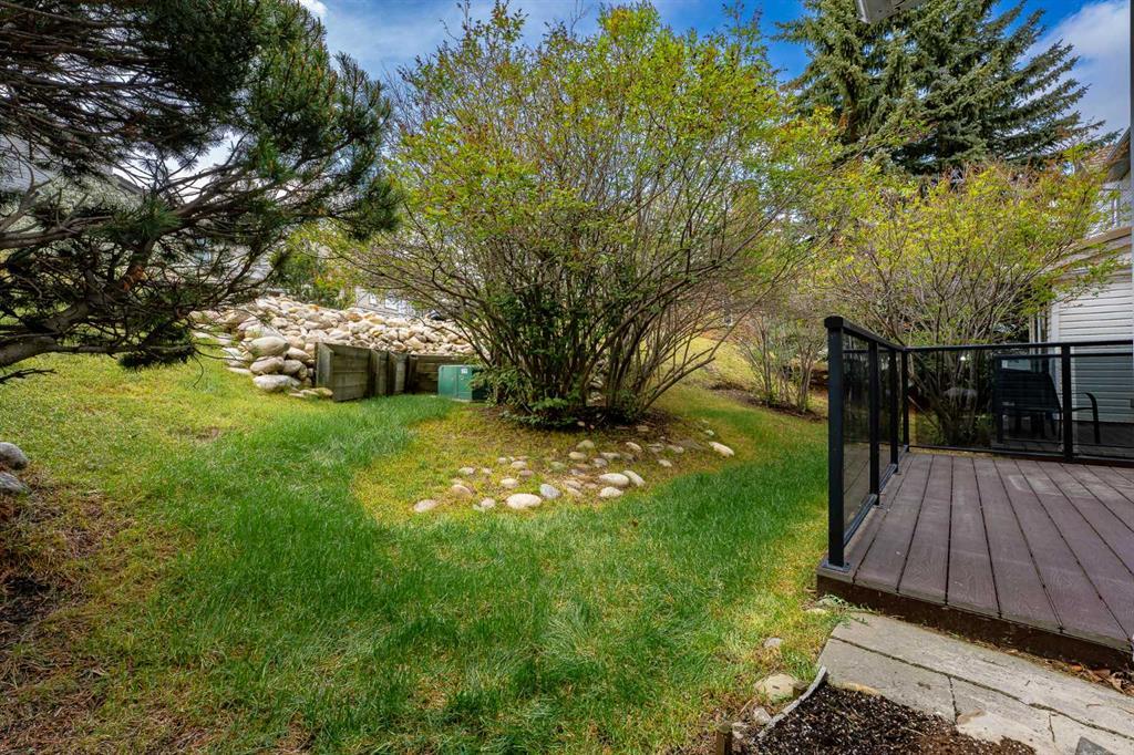 215 Coachway Lane Southwest, Calgary – Residential Row/Townhouse Listing Photo 7