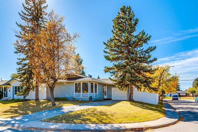244 Maple Court Crescent Se, Calgary