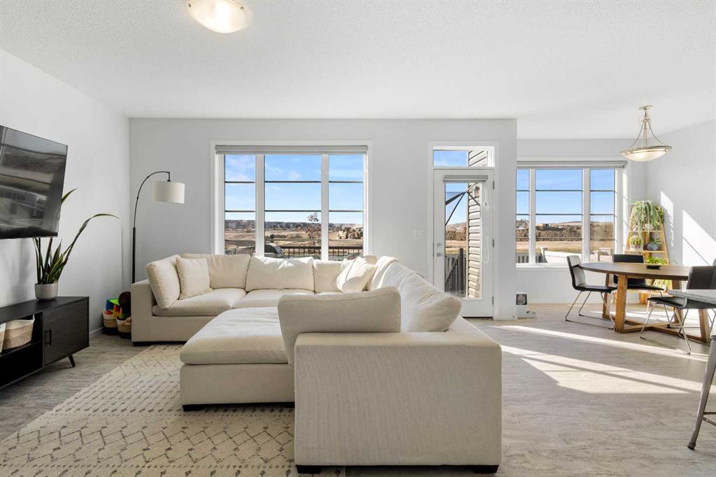 124 Carringham Way Northwest, Calgary – Residential Detached Listing Photo 4