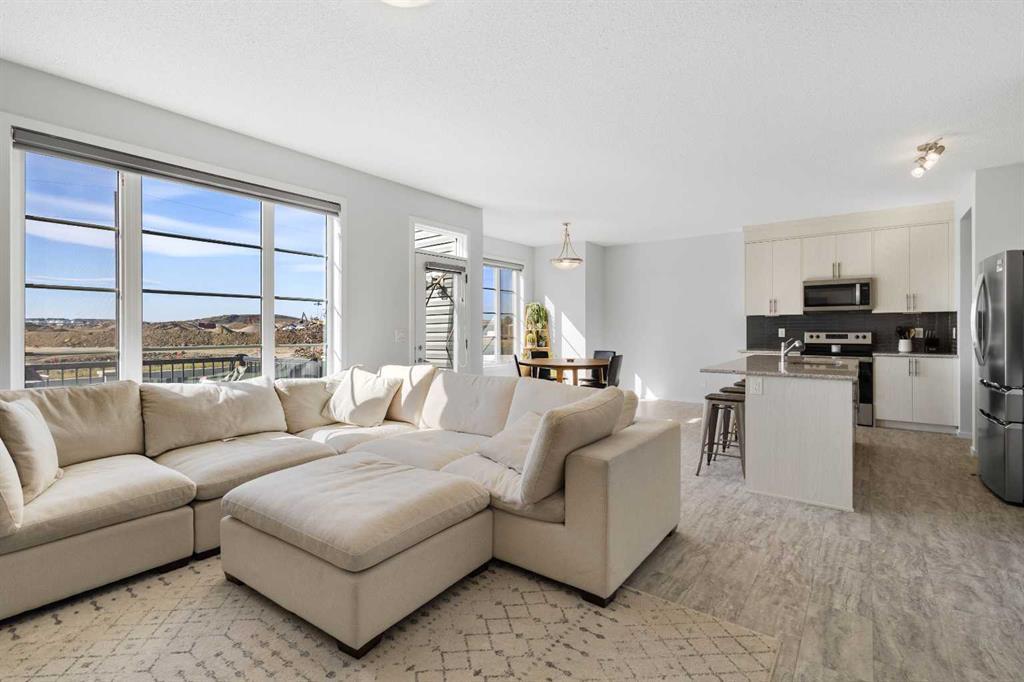 124 Carringham Way Northwest, Calgary – Residential Detached Listing Photo 6