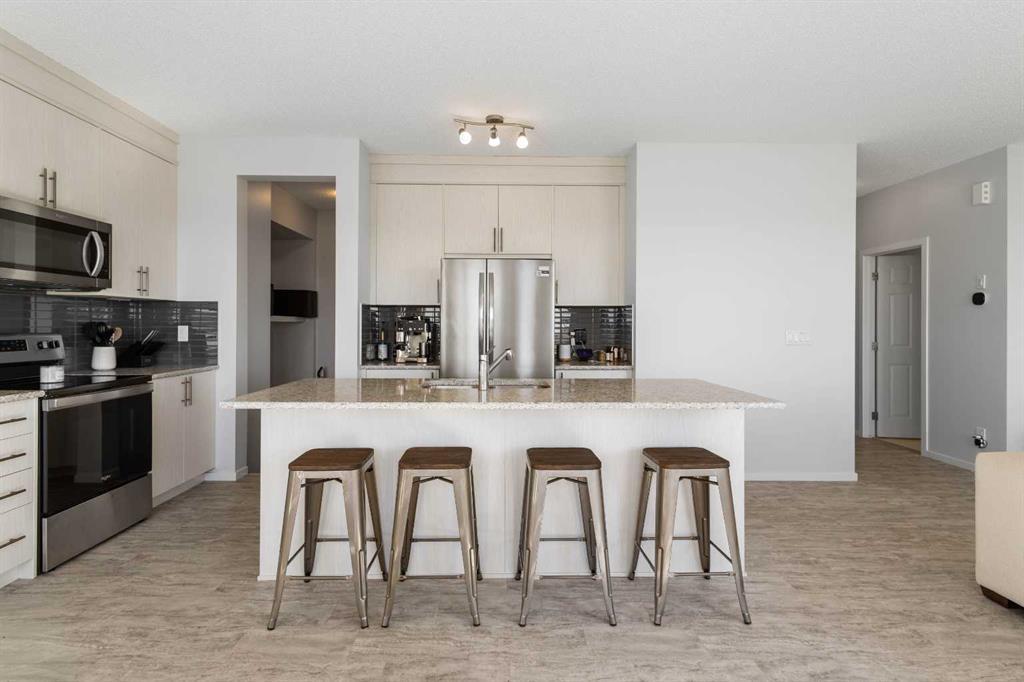 124 Carringham Way Northwest, Calgary – Residential Detached Listing Photo 7