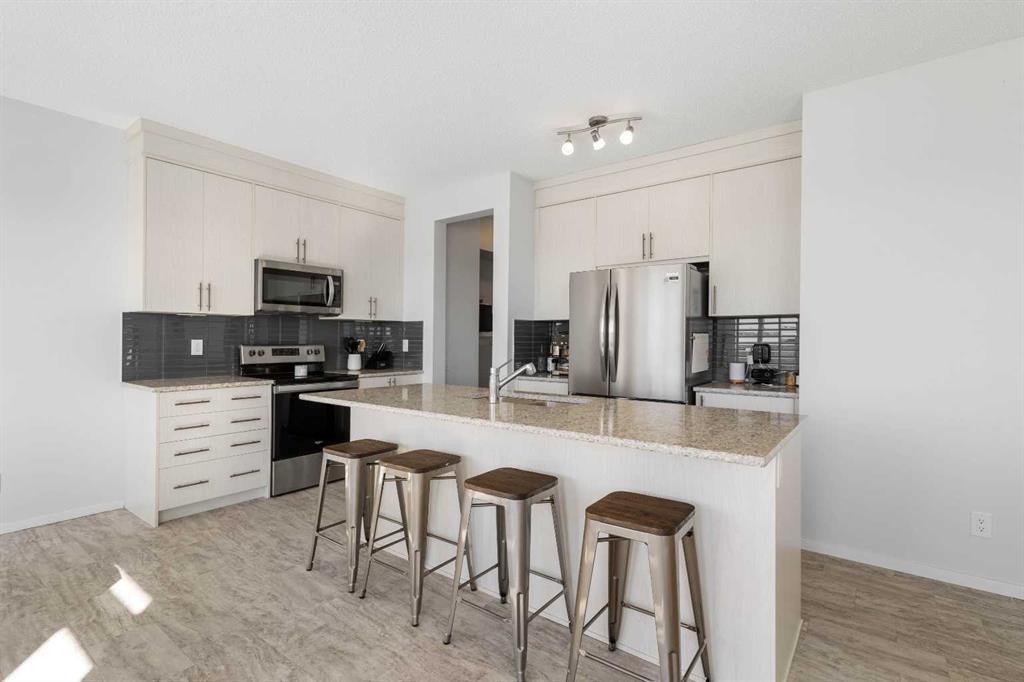 124 Carringham Way Northwest, Calgary – Residential Detached Listing Photo 8