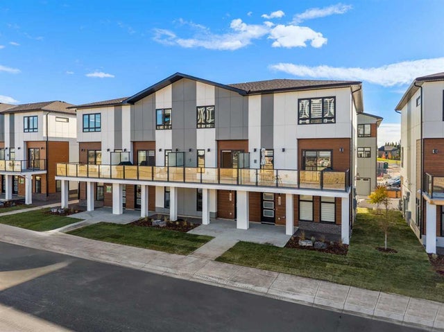 8331 8 Avenue Sw, Calgary