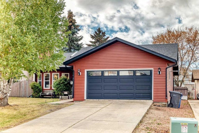 5223 56 Avenue, Eckville