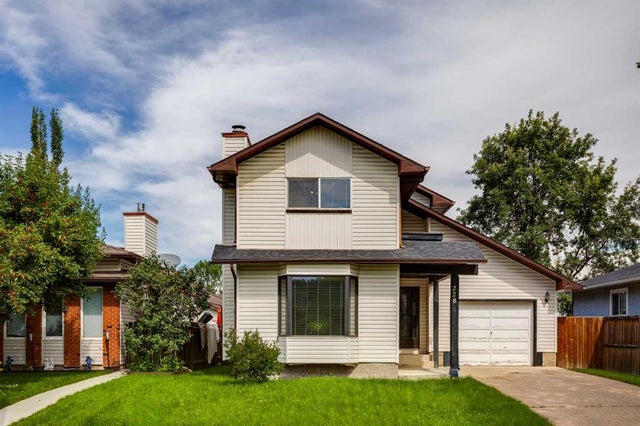 228 Marquis Place, Airdrie