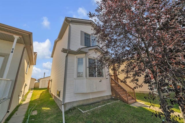 18 Martinvalley Way Ne, Calgary