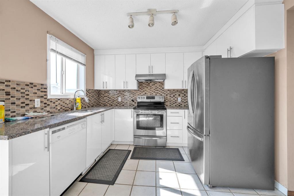 18 Martinvalley Way Ne Calgary Alberta T3J 4A1 Martindale Home For Sale