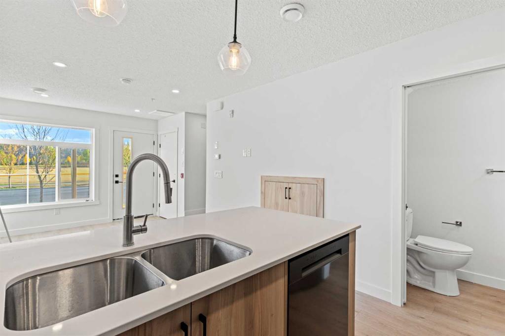 109, 156 Park Street, Cochrane – Residential Row/Townhouse Listing Photo 8