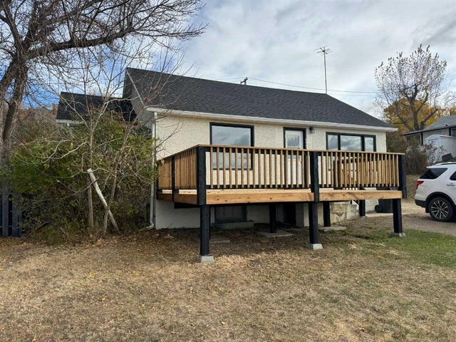 10703 103 Street, Peace River