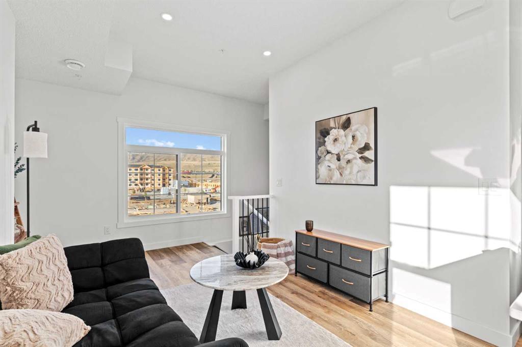 112, 156 Park Street, Cochrane – Residential Row/Townhouse Listing Photo 4