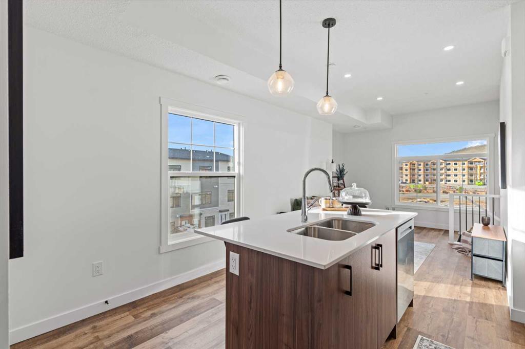 112, 156 Park Street, Cochrane – Residential Row/Townhouse Listing Photo 8