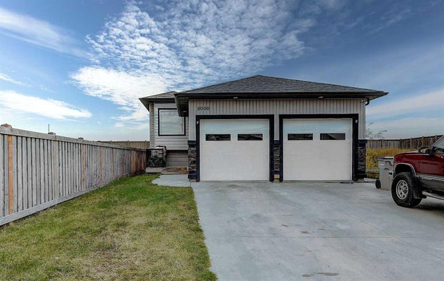 8090 91 Street, Grande Prairie