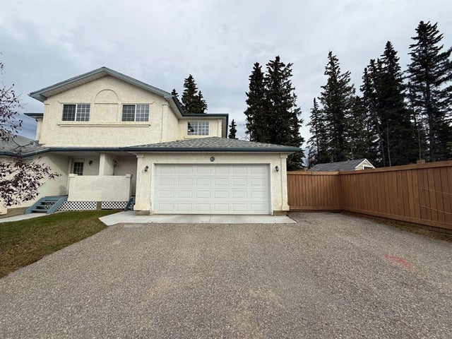 #10, 465 Makenny Street, Hinton