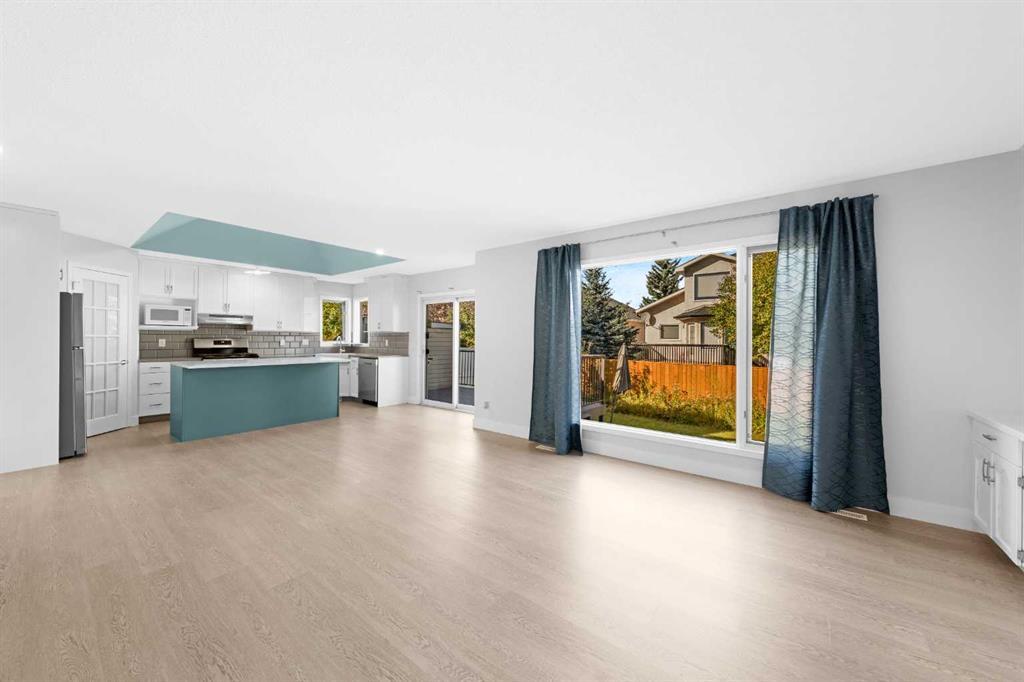 30 Hidden Circle Northwest, Calgary – Residential Detached Listing Photo 14