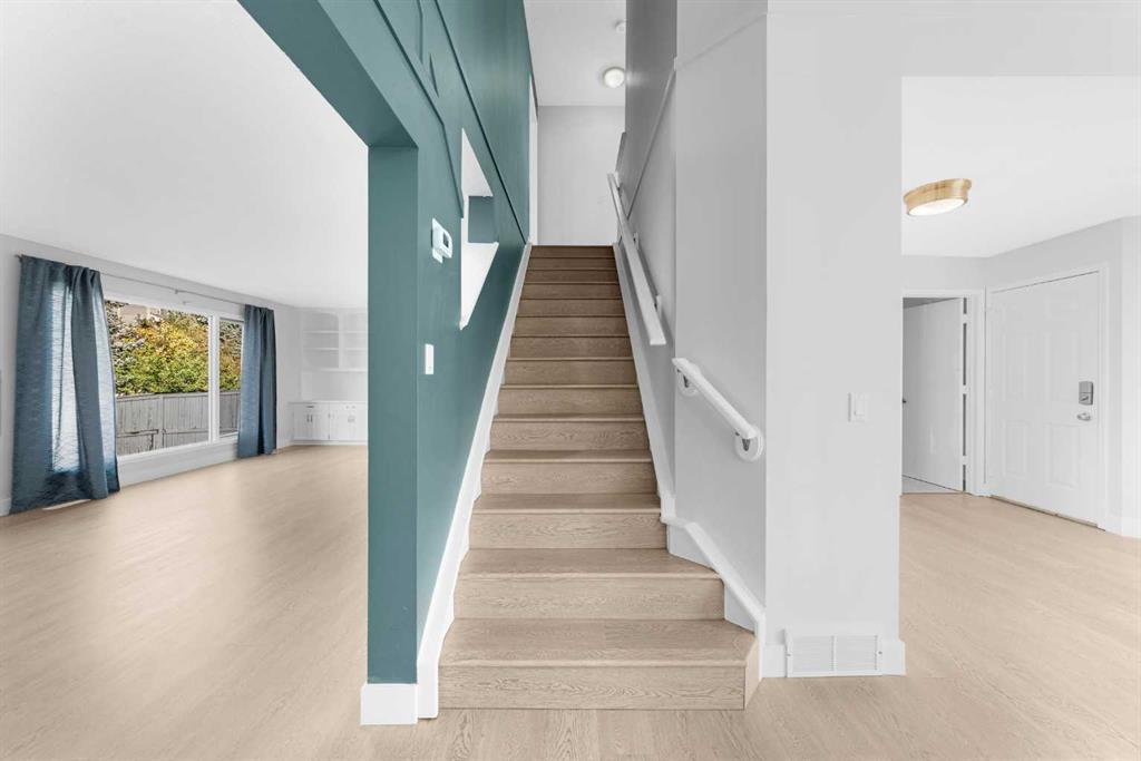 30 Hidden Circle Northwest, Calgary – Residential Detached Listing Photo 19