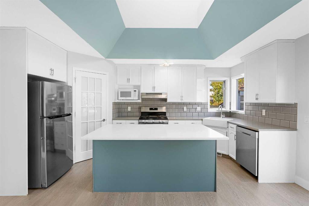 30 Hidden Circle Northwest, Calgary – Residential Detached Listing Photo 6