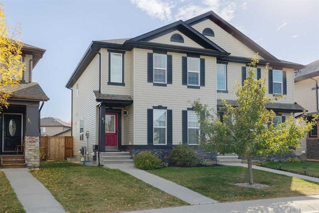 47 Luxstone Point Sw, Airdrie