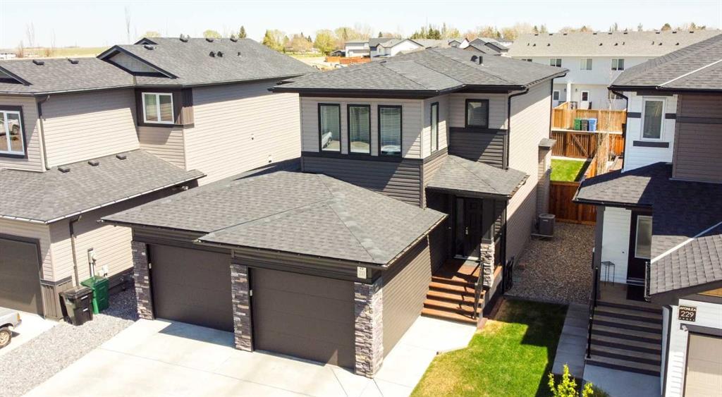 233 Agnes Short Place N, Lethbridge