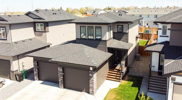 233 Agnes Short Place N, Lethbridge