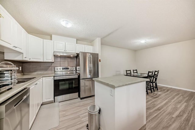 208, 4000 Somervale Court Sw, Calgary