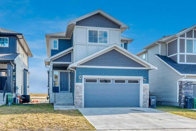 828 Edgefield Street, Strathmore