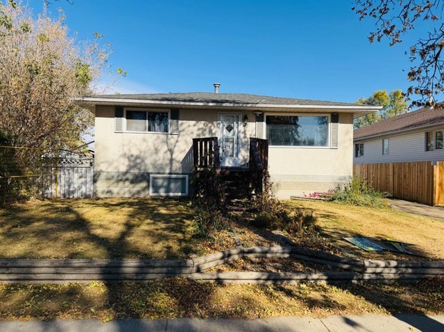 5210 53 Avenue, Ponoka