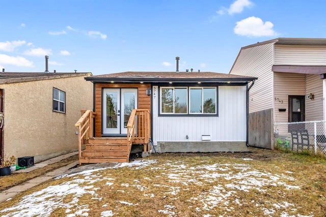 5747 24 Avenue Ne, Calgary