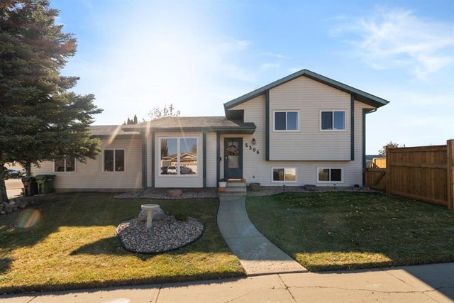 5306 66 Street, Camrose