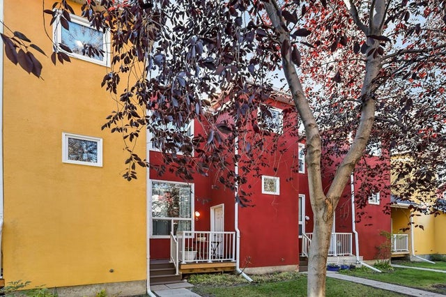 8, 7 Westland Road, Okotoks