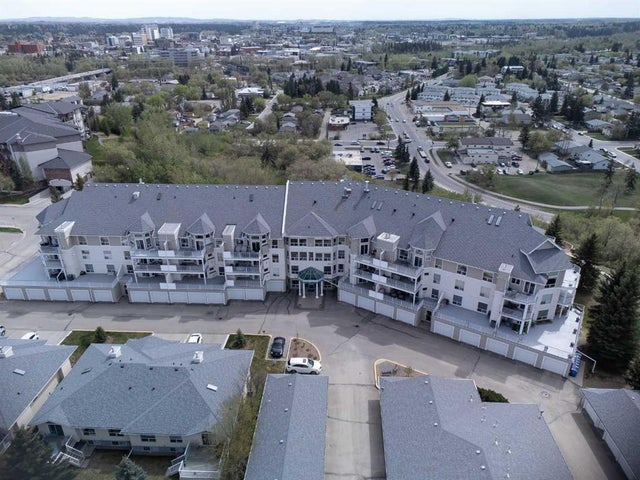 111, 6118 53 Avenue, Red Deer