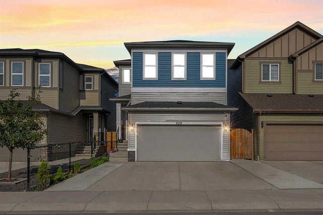 229 Cornerbrook Common Ne, Calgary