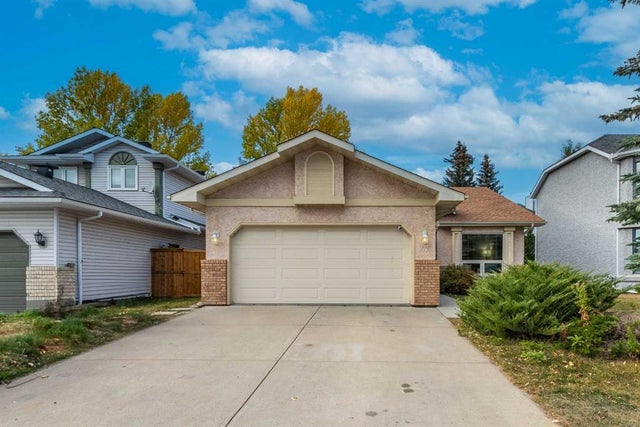 47 Hawkstone Drive Nw, Calgary