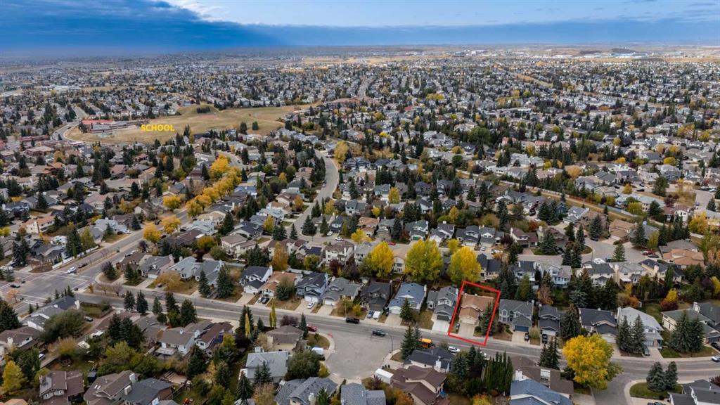 47 Hawkstone Drive Northwest, Calgary – Residential Detached Listing Photo 5